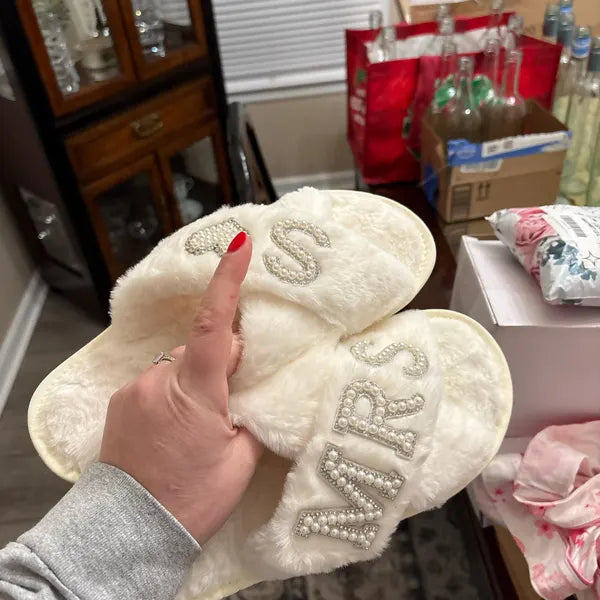 Bride Gift Pearls Slippers| Rhinestone Fluffy Slippers| Bachelorette Hen Fluffy Slippers|Personalized gift Bridal Slipper|Bridesmaid Gifts